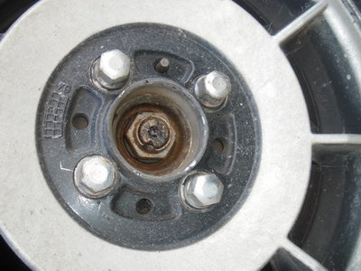 Obturateur de moyeux_5.JPG